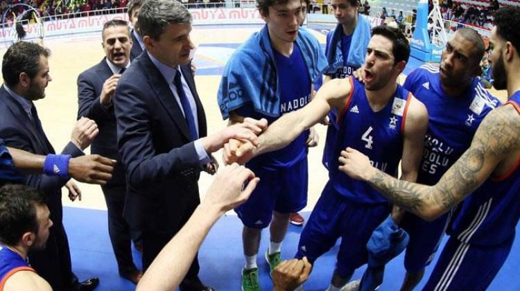 Anadolu Efes deplasmanda rahat kazandı Anadolu Efes deplasmanda rahat kazandı