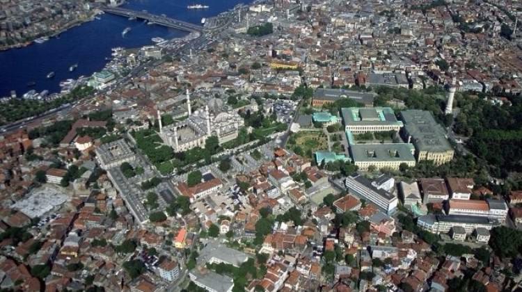Fatih'te günlük kiraya verilen evler mühürlendi Fatih'te günlük kiraya verilen evler mühürlendi