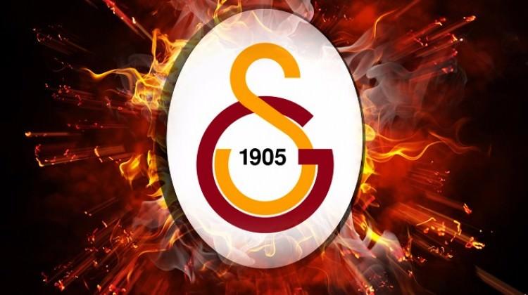 Yıldız isim resmen Galatasaray'da! İmzalar atıldı Yıldız isim resmen Galatasaray'da! İmzalar atıldı