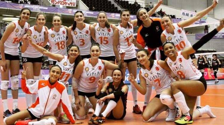 Eczacıbaşı yarı finale yükseldi! Türk derbisi Eczacıbaşı yarı finale yükseldi! Türk derbisi