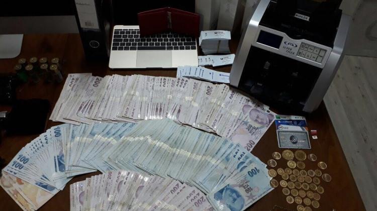 İzmir'de 6 milyonluk vurgun böyle ortaya çıktı! İzmir'de 6 milyonluk vurgun böyle ortaya çıktı!