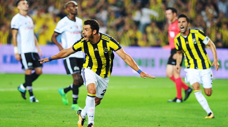 3 gol 5 kırmızı kartlı dev derbi nefes kesti! 3 gol 5 kırmızı kartlı dev derbi nefes kesti!