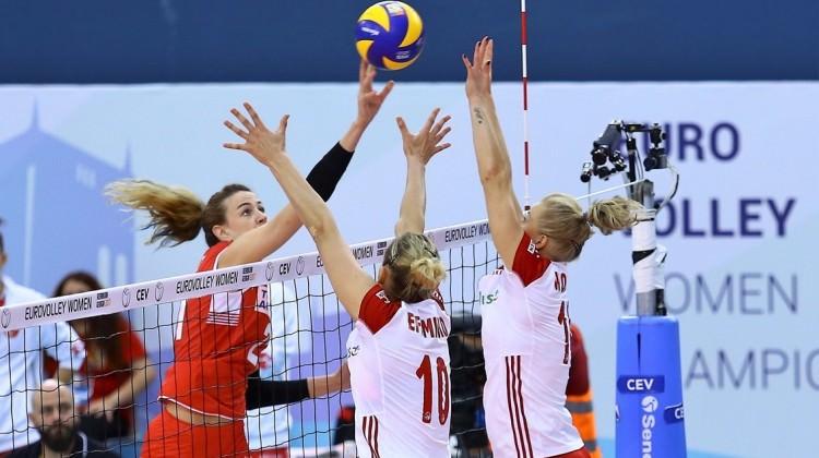 Filenin Sultanları çeyrek finalde! Filenin Sultanları çeyrek finalde!