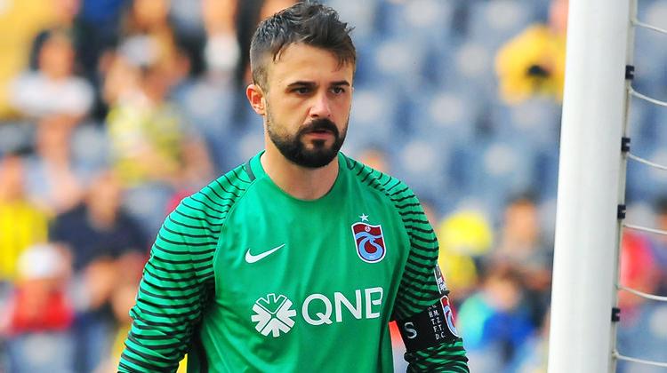 Onur'dan şaşırtan karar! Futbol hayatı bitebilir Onur'dan şaşırtan karar! Futbol hayatı bitebilir