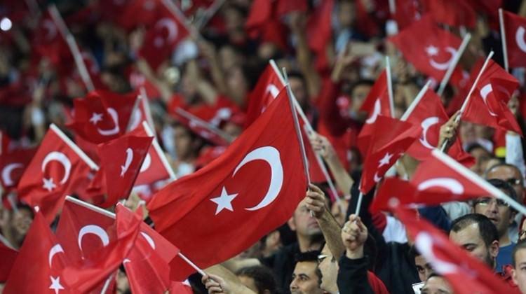 O ülkeye Türk akını! Her şey bayrak için! O ülkeye Türk akını! Her şey bayrak için!