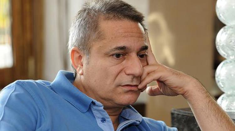 Mehmet Ali Erbil hastaneye kaldırıldı! Mehmet Ali Erbil hastaneye kaldırıldı!