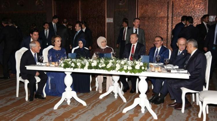 Nikahlarına devletin zirvesi şahitlik etti Nikahlarına devletin zirvesi şahitlik etti
