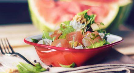 Cevizli karpuz salatası tarifi Cevizli karpuz salatası tarifi